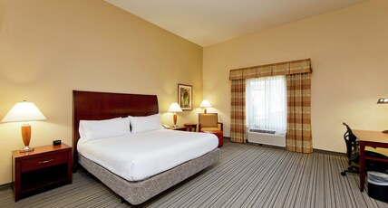 Hilton Garden Inn Winchester Room Type - 1 KING W DRINKS-SNACKS