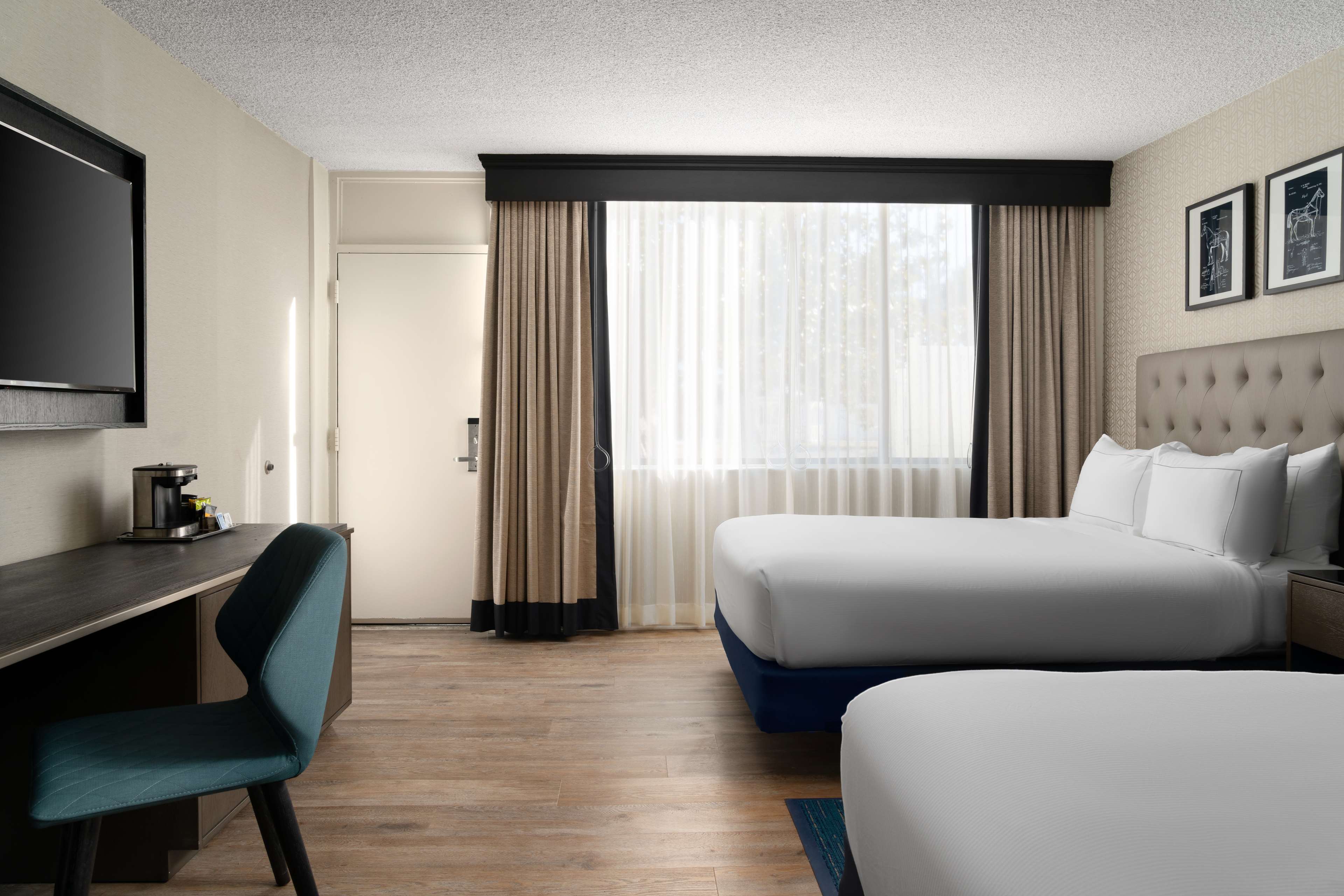 DoubleTree by Hilton Baltimore North/Pikesville - Tap to explore photos