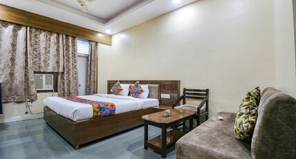 FabHotel Silver Inn I- Near Prabhat Chauraha Room Type - Suite Room