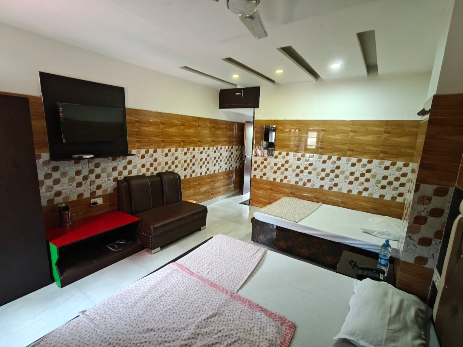 Nannu Guest House - Tap to explore photos