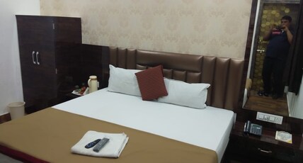 Hotel Devansh Room Type - Deluxe Ac Room