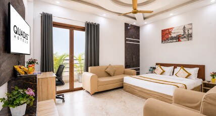 Hotel Quadis Central - Sector 27 Room Type - Superior Room With Balcony
