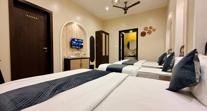 Omkareshwar Jyotirling Inn Room Type - Family Room 4 Bed