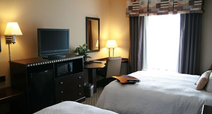 Hampton Inn by Hilton Topeka Room Type - 2 QN BEDS NONSM REFRIG MIC