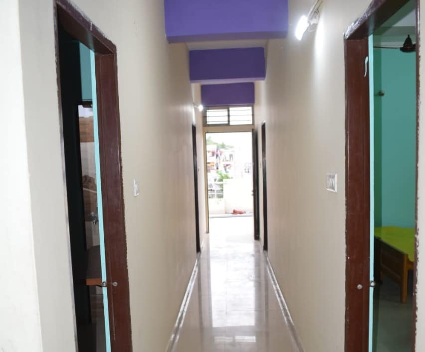 Hari Om Boys Hostel & Guest House Kotra Sultanabad - Tap to explore photos