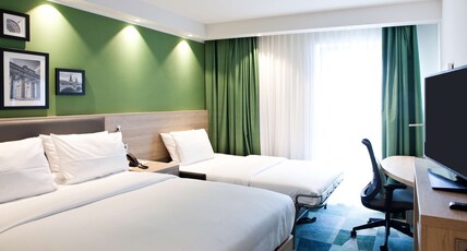 Hampton by Hilton Berlin City East Side Gallery Room Type - QUEEN ROOM W SOFA BED NS