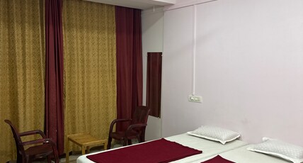 Hotel Ratnesh Premium Room Type - Executive Room Ac