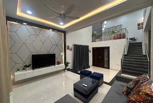 Luxury Airport Villa-Perfect for Family & Business