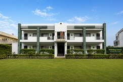 Hotel Whistling Greens