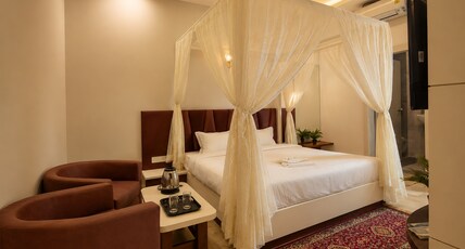 Hotel Nainas Palace Room Type - Suite Room
