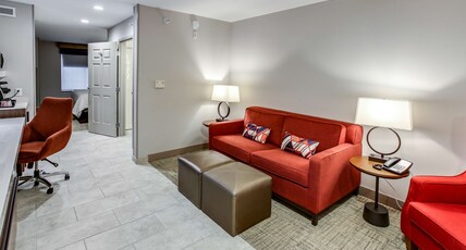 Hilton Garden Inn Ames Room Type - 1 KING BED 1BDRM SUITE