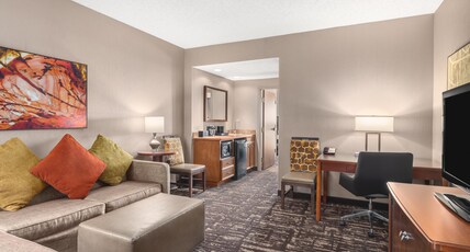 Embassy Suites by Hilton Dallas Frisco Convention Ctr & Spa Room Type - 1KING BED STE-BALCONY VIEW
