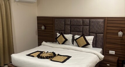 HOTEL MITTAL INTERNATIONAL Room Type - Super Deluxe King Bedded