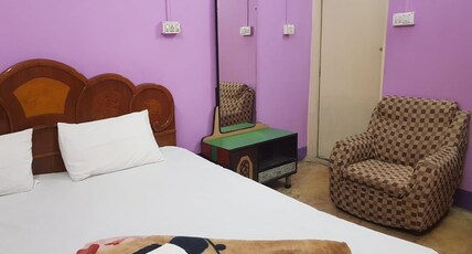 HOTEL 21 (GUEST HOUSE) Room Type - Deluxe Double Room (1 Double Bed)