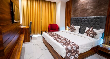 HOTEL THE JEWELS Room Type - Executive Room