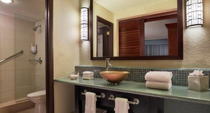 DoubleTree by Hilton Hotel Orlando at SeaWorld Room Type - 2 QUEEN DELUXE NOSMOK