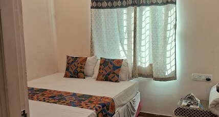 Shiva's Inn | Rooms in an Apartment Room Type - AC DELUX ROOM 202
