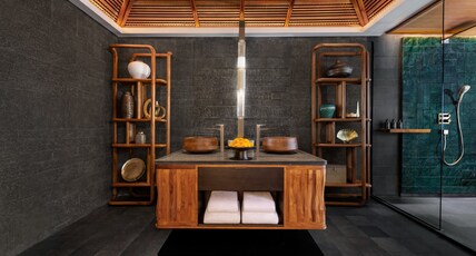Regent BALI CANGGU, an IHG hotel Room Type - Studio Suite Lagoon Access 1 King Regent BALI CANGGU, an IHG hotel Room Type - Studio Suite Lagoon Access 1 King