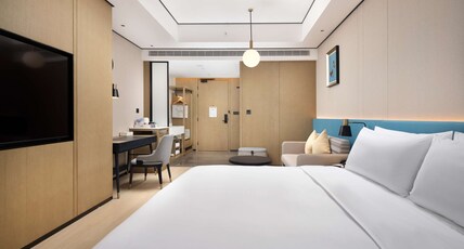 Hilton Garden Inn Chengdu Chenghua Room Type - KING DELUXE ROOM