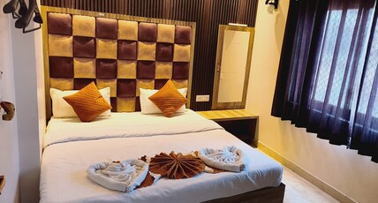 Hotel Dev Vanshi Palace Room Type - DELUXE ROOM