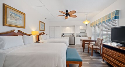 Holiday Inn Hotel & Suites CLEARWATER BEACH S-HARBOURSIDE Room Type - 2 Queen Premium Mobility Accessible Tub