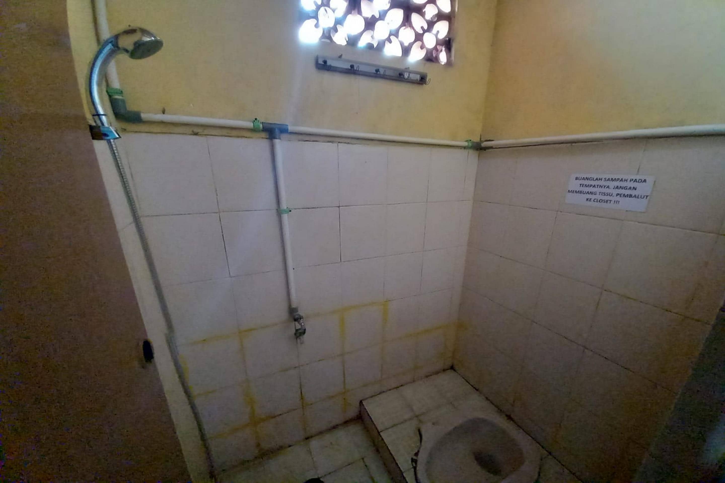 Hotel O Blio Guest House Syariah - Tap to explore photos
