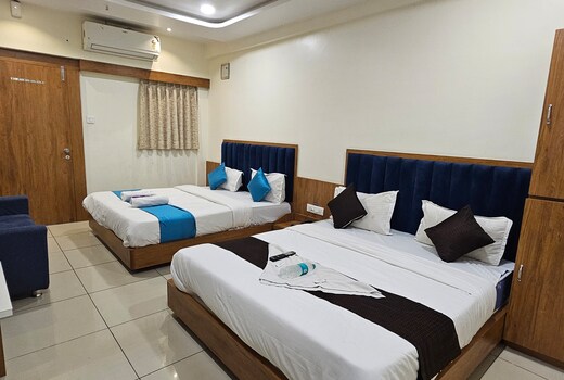 HOTEL AKSHAR PALACE