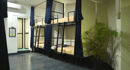 Pappi Chulo Hostel - Vagator Room Type - Premium Mixed Dorm