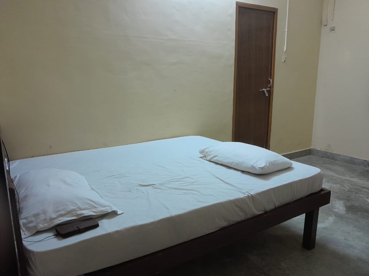 Ganga Tourist Home - Tap to explore photos