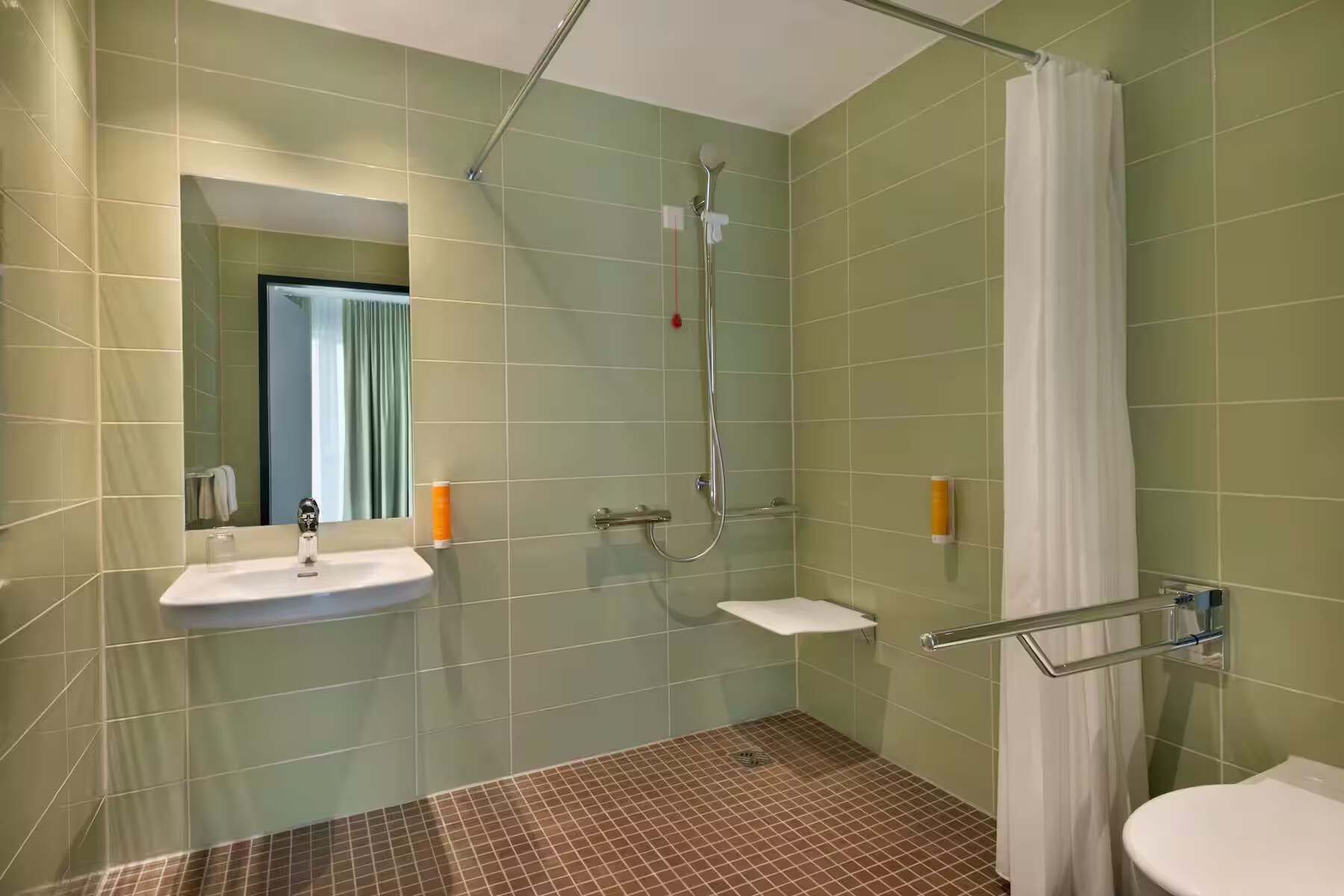 Super 8 by Wyndham Oberhausen am Centro - Tap to explore photos