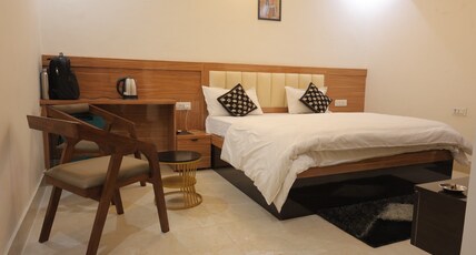 Hotel Golden Aura Room Type - Executive Room