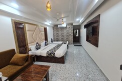 Hotel Vrindavan Palace