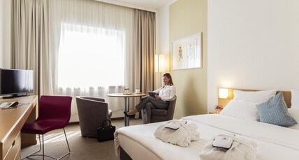 Novotel Duesseldorf City West (Seestern) Room Type - Superior Room with 1 queensize bed