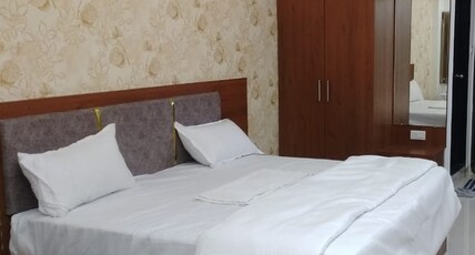 Hotel Shree Hari Room Type - Deluxe Room with City View King Bed