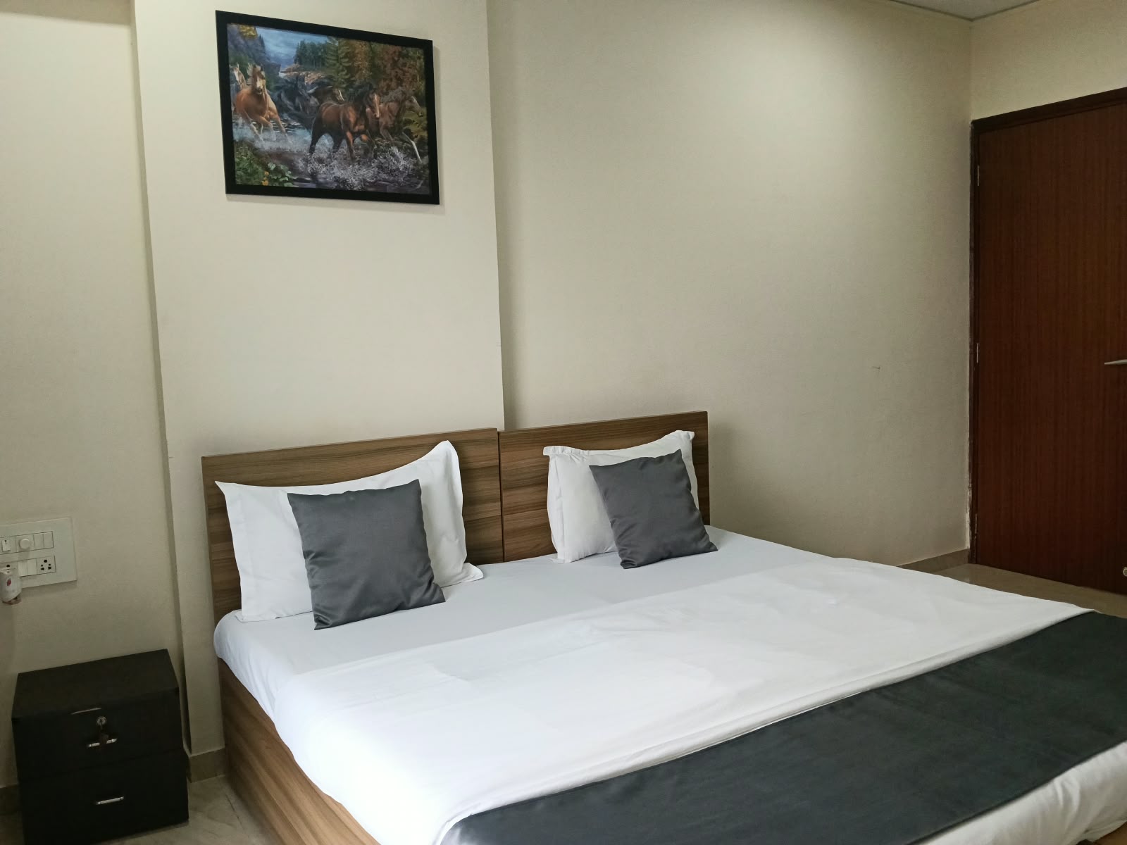 Kotak Krishna Residency Andheri - Tap to explore photos