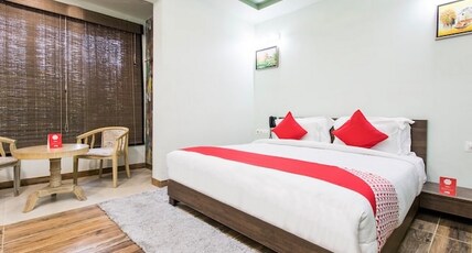 Hotel Raj Shikhar Room Type - Deluxe (3X)