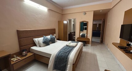 Hotel Shree Darshan Room Type - Super Deluxe Room