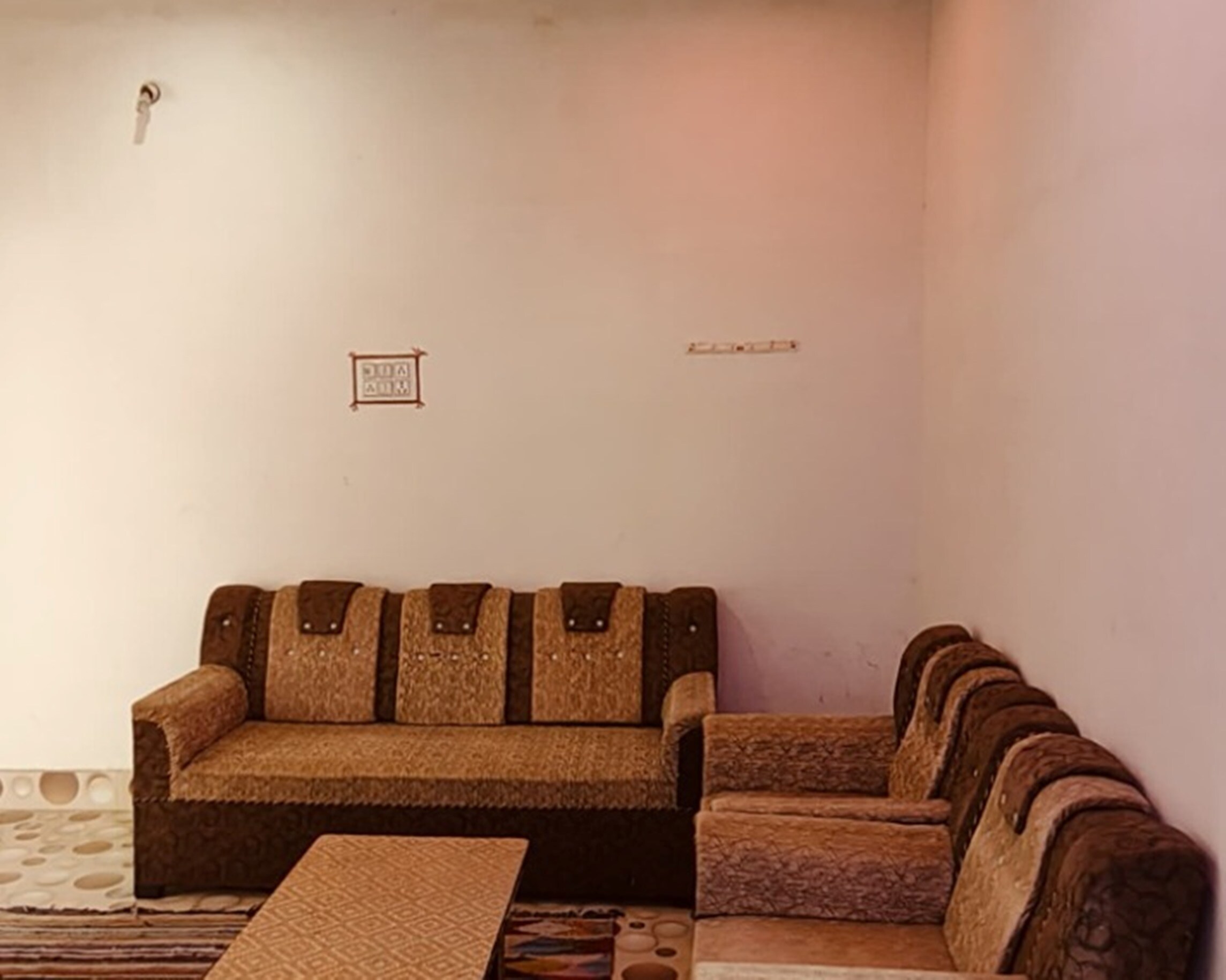 Sahjan Homestay - Tap to explore photos