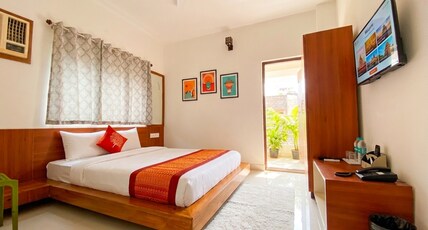 Lake Land Guest House | Rooms & Caretaker Room Type - Double Bed Balcony Room