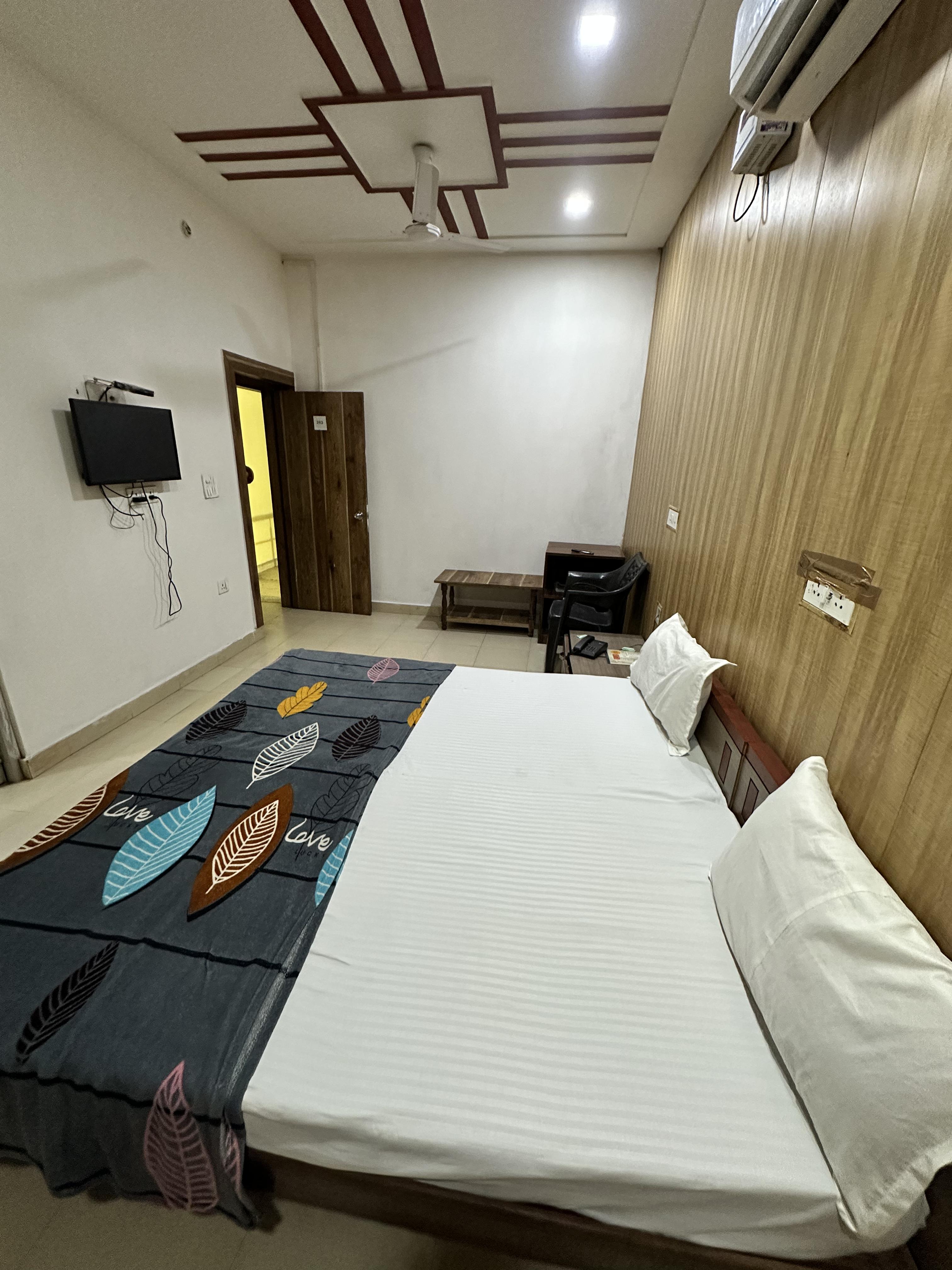 Hotel Mayur - Tap to explore photos