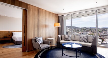 Crowne Plaza HOBART Room Type - 1 Bedroom Suite Lounge Access Harbour View