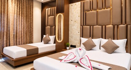 Hotel Make Sure Room Type - Family Suite with Lake View Bed Hotel Make Sure Room Type - Family Suite with Lake View Bed