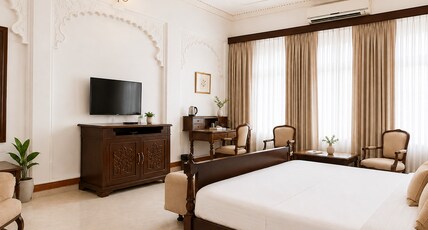 Raj Kuber  A Boutique Lake View Hotel Room Type - Luxury Room