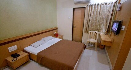 Hotel R.N. Cube Room Type - Double Bed Non-A.C.