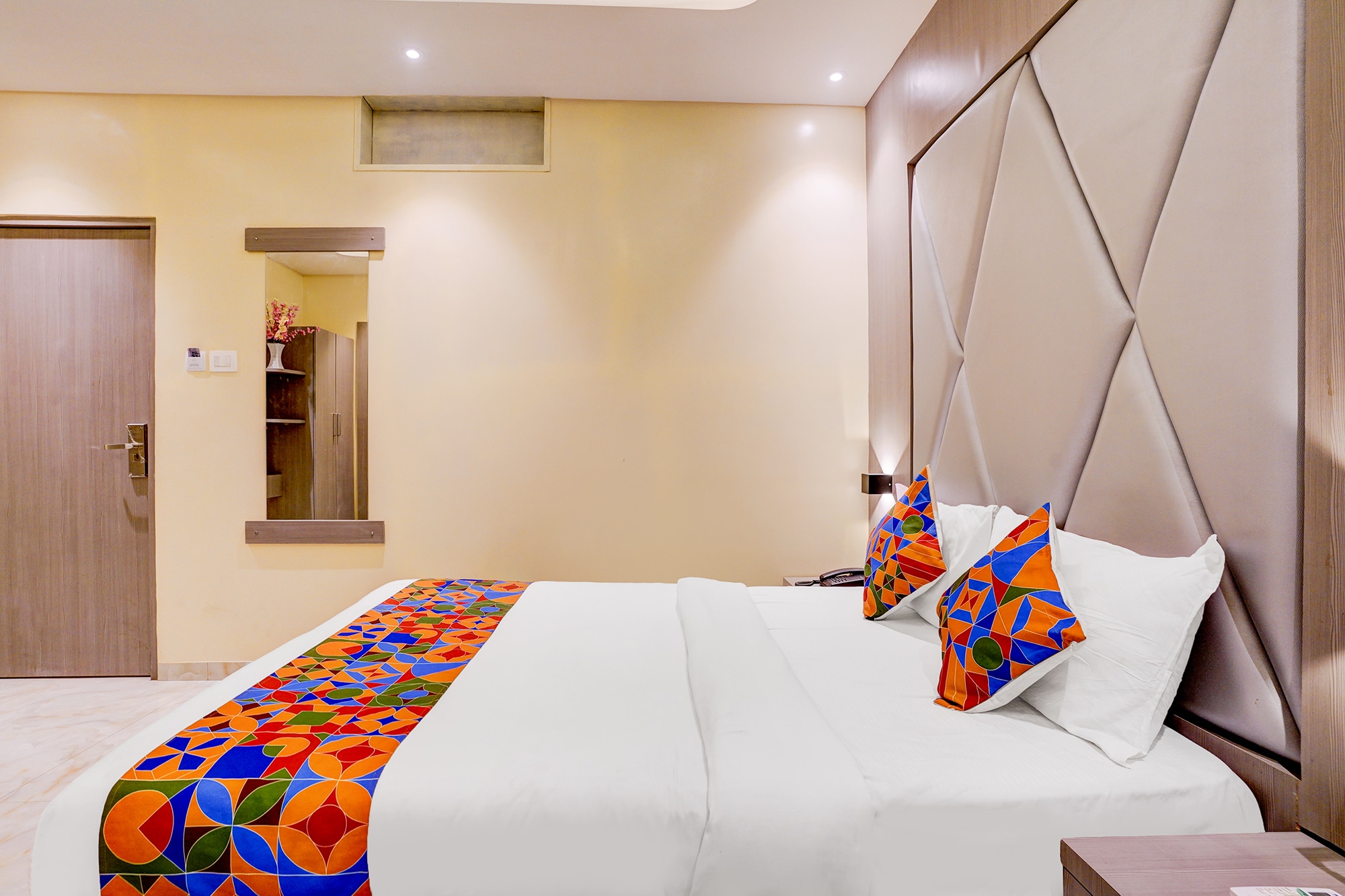 FabHotel Abrol Suites - Tap to explore photos