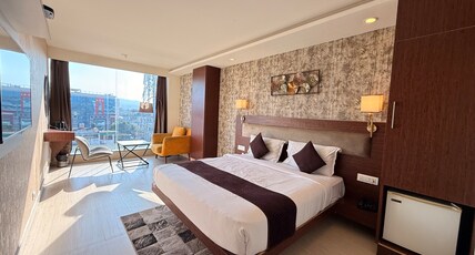 The Sands @ 2 Min Drive to ISBT Room Type - Suite Room with Bath Tub The Sands @ 2 Min Drive to ISBT Room Type - Suite Room with Bath Tub