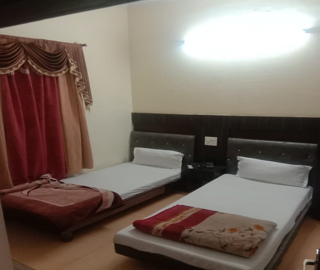 Hotel Shagun 2 - Tap to explore photos