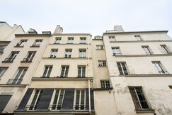 Classy apartment in the heart of Le Marais 90