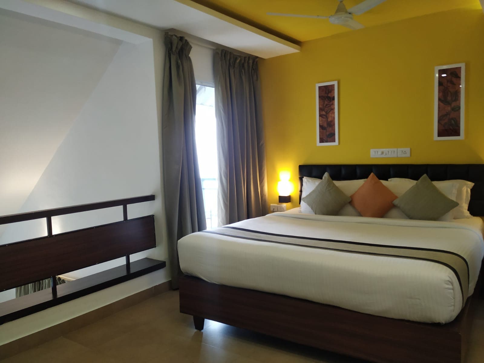 Munnar Tea Hills Resort - Tap to explore photos