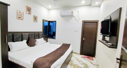 Shri Arpanam Home Stay Room Type - AC Deluxe Room